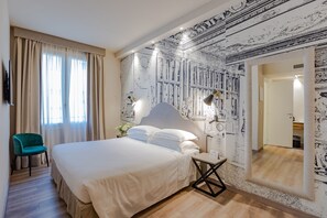 Triple Room Superior Executive | Premium bedding, minibar, in-room safe, desk - FH55 Grand Hotel Mediterraneo (Florence)