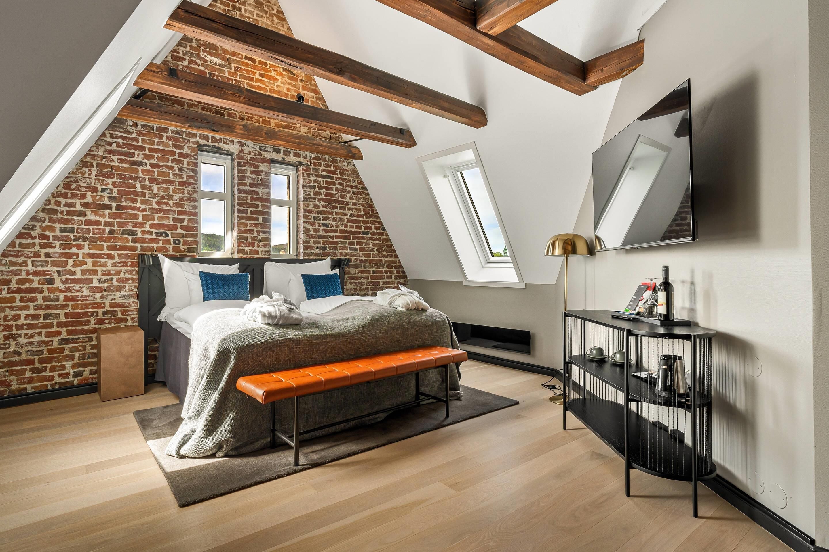 Hypo-allergenic bedding, desk, blackout curtains, cots/infant beds