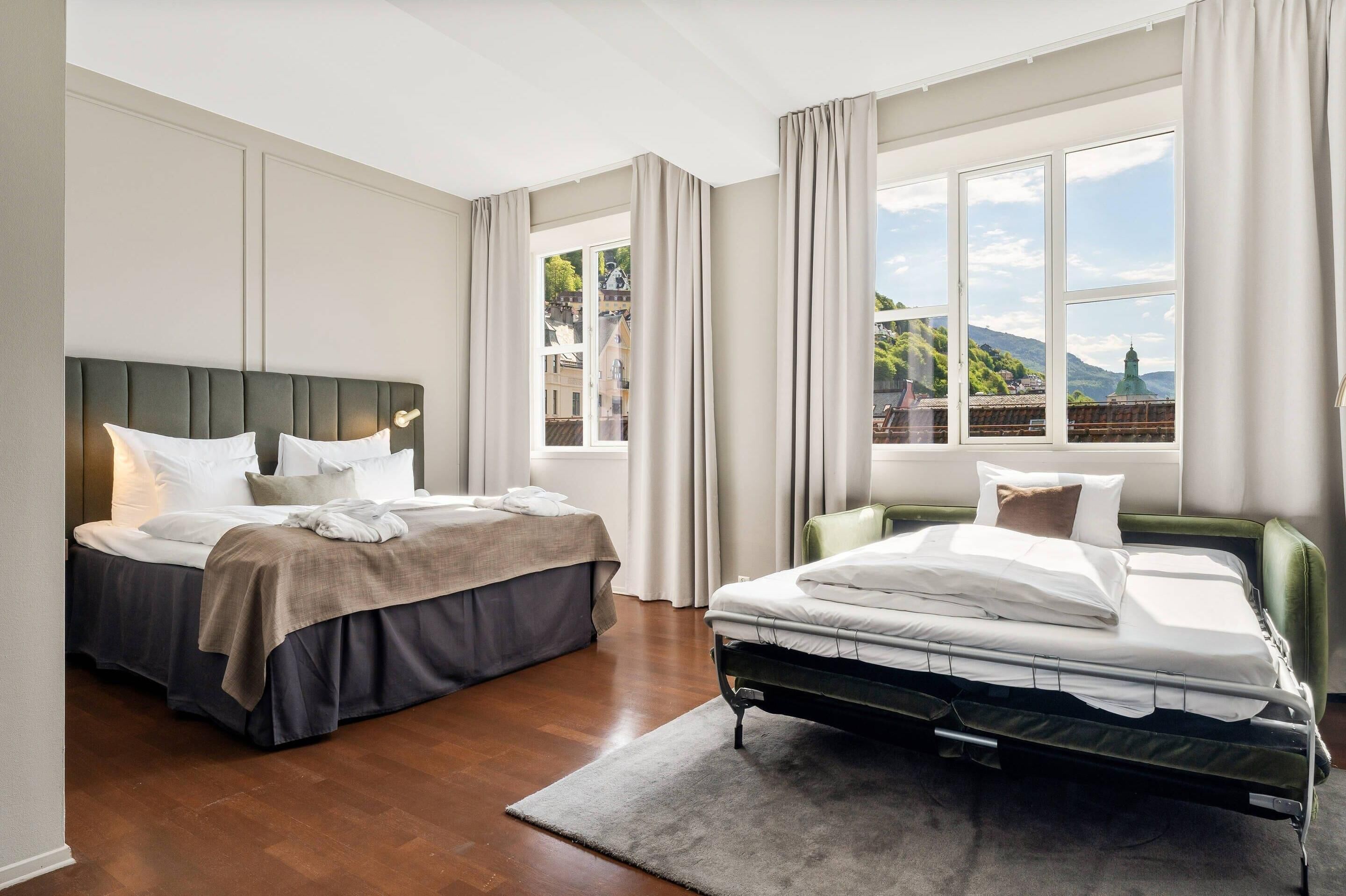 deluxe room | 1 bedroom, hypo-allergenic bedding, desk, blackout curtains