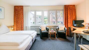 Triple Room | In-room safe, desk, iron/ironing board, free cribs/infant beds