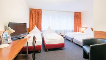 Vierbettzimmer | Zimmersafe, Schreibtisch, Bügeleisen/Bügelbrett, kostenlose Babybetten