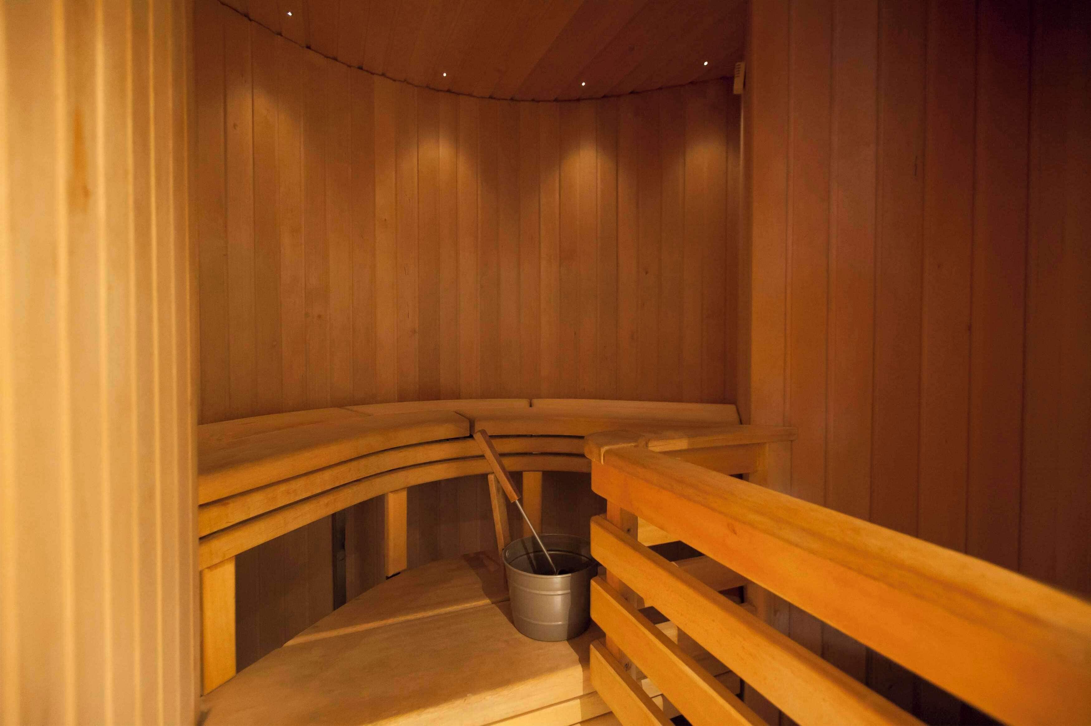 junior suite | bathroom | hair dryer, bidet, towels