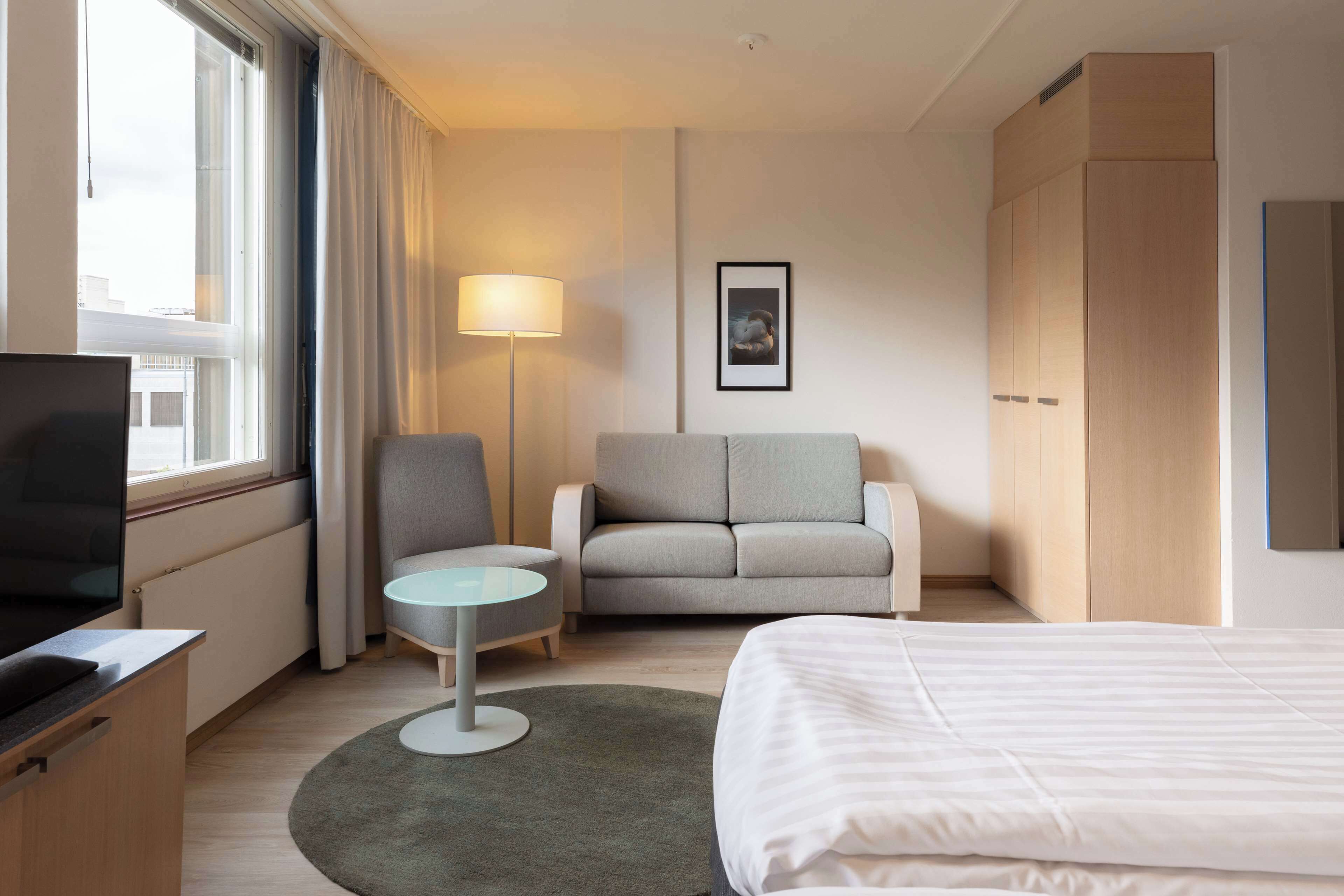Standard Room (Family Four) | Desk, blackout drapes, free cribs/infant beds, free WiFi
