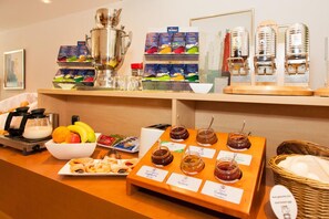 Desayuno buffet todos los días (con cargo)