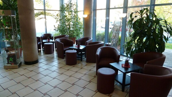 Lobby sitting area - Comfort Hotel Weissensee (Berlin)
