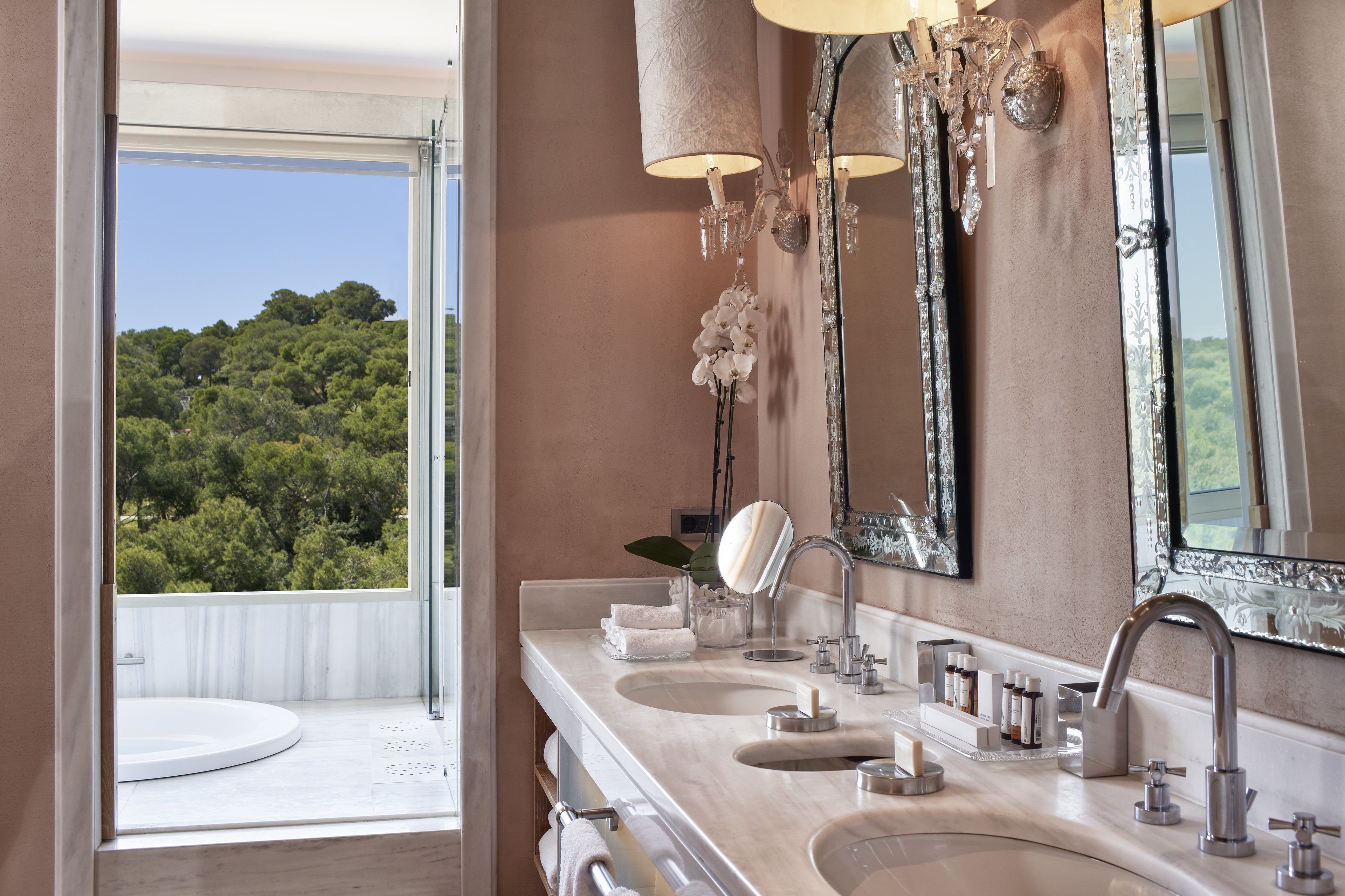 suite (vip) | 2 bedrooms, minibar, in-room safe, laptop workspace