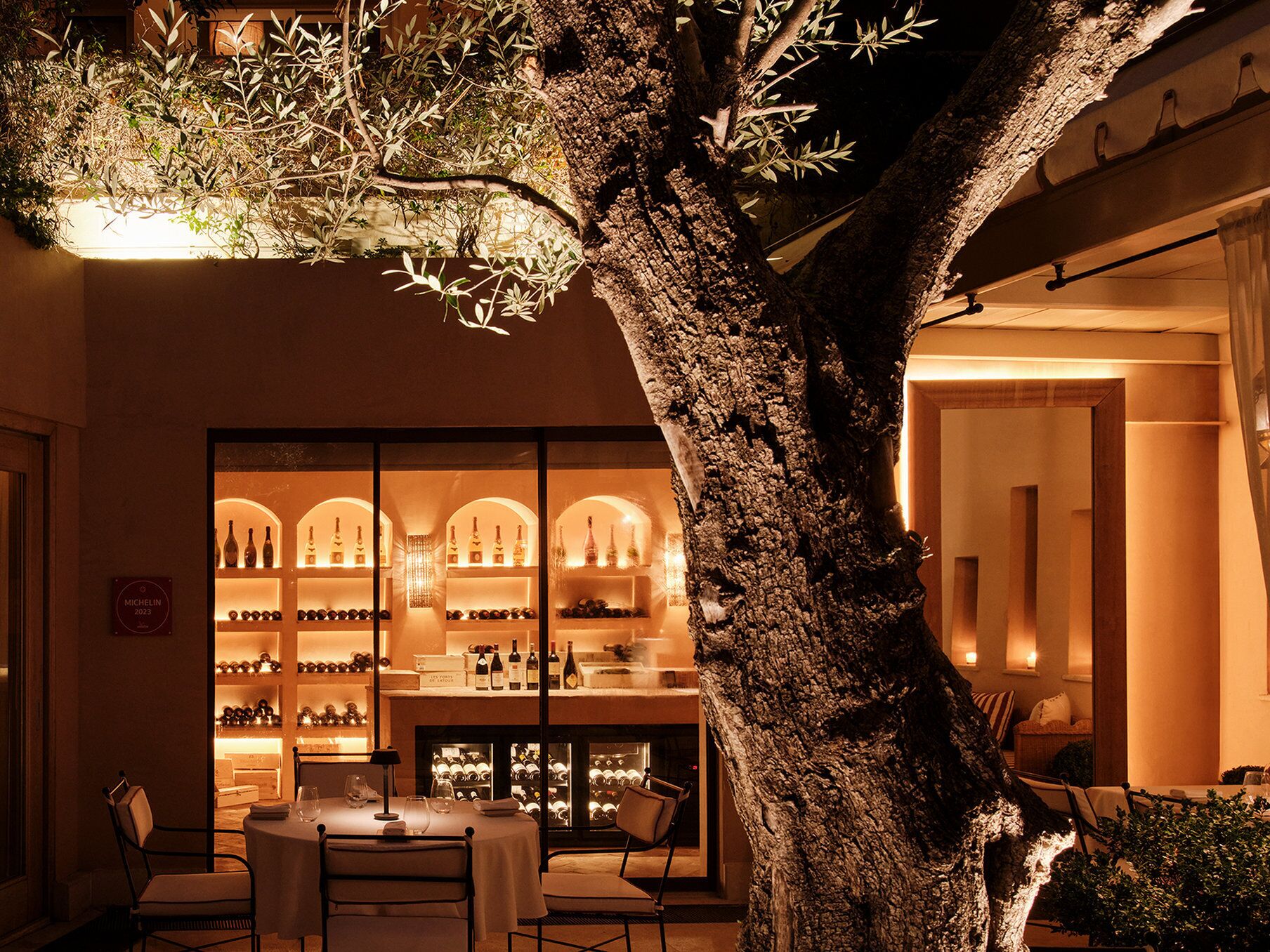 4 restaurants, spécialités Cuisine méditerranéenne