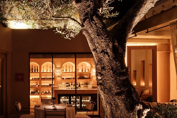 4 restaurants, breakfast, lunch, dinner served; Mediterranean cuisine