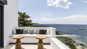 Villa panorámica, 4 habitaciones, vistas al mar (The Margi Villa) | 2 dormitorios, minibar, caja fuerte