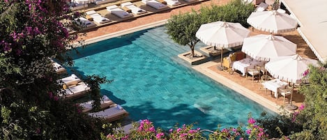 Innenpool, Außenpool, Cabañas (kostenlos), Sonnenschirme