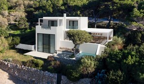 Villa panorámica, 4 habitaciones, vistas al mar (The Margi Villa) | 2 dormitorios, minibar, caja fuerte