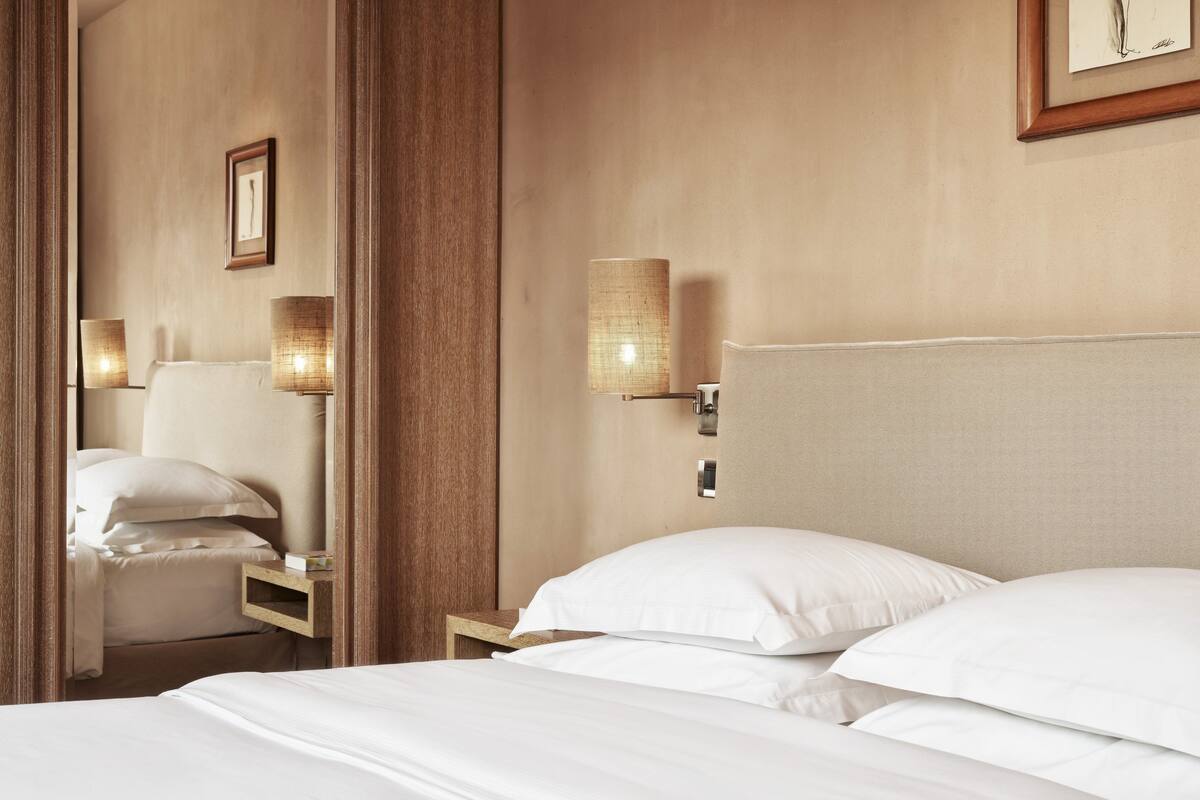 Minibar, in-room safe, laptop workspace, soundproofing
