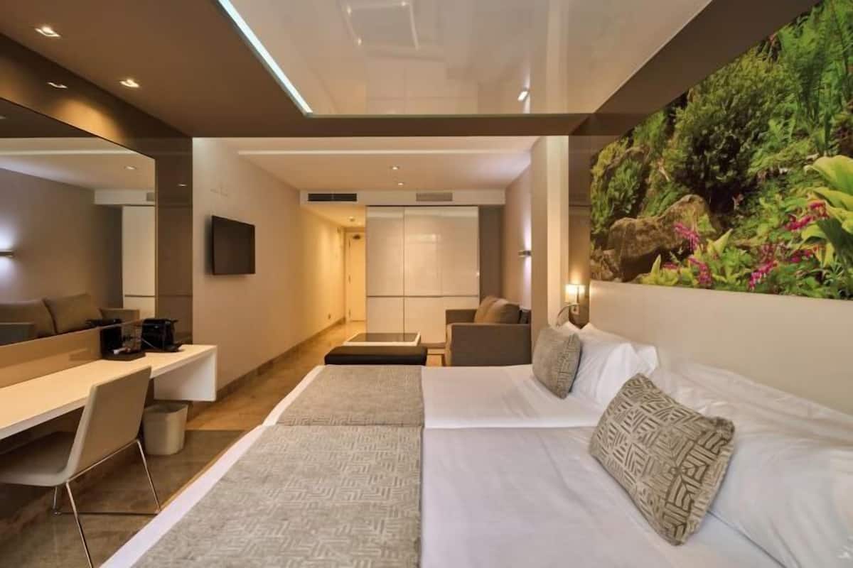 Articles gratuits dans le mini-bar, coffres-forts dans les chambres