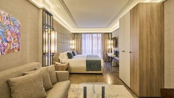 Free minibar, in-room safe, desk, soundproofing