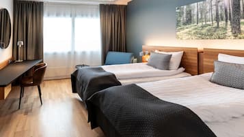 Minibaari, tallelokero huoneessa, työpöytä, äänieristys