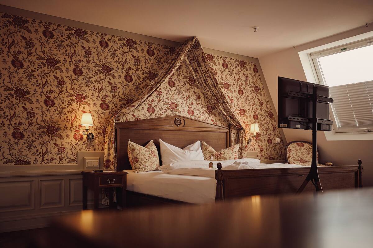 Deluxe Double Room | Premium bedding, minibar, in-room safe, desk