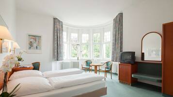 Classic Double Room | Hypo-allergenic bedding, in-room safe, individually decorated
