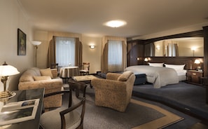 Superior Double Room | Hypo-allergenic bedding, in-room safe, desk, free WiFi