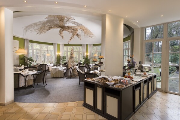 Daily buffet breakfast (EUR 12.50 per person)