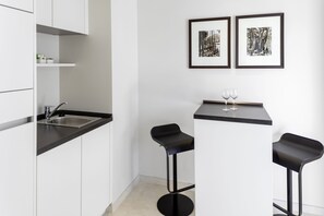 Studio | Private kitchen | Fridge, microwave, stovetop, dishwasher