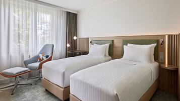 Rom – standard, 2 enkeltsenger (View) | Allergitestet sengetøy, minibar, safe på rommet og skrivebord