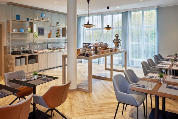Daily buffet breakfast (EUR 19 per person)