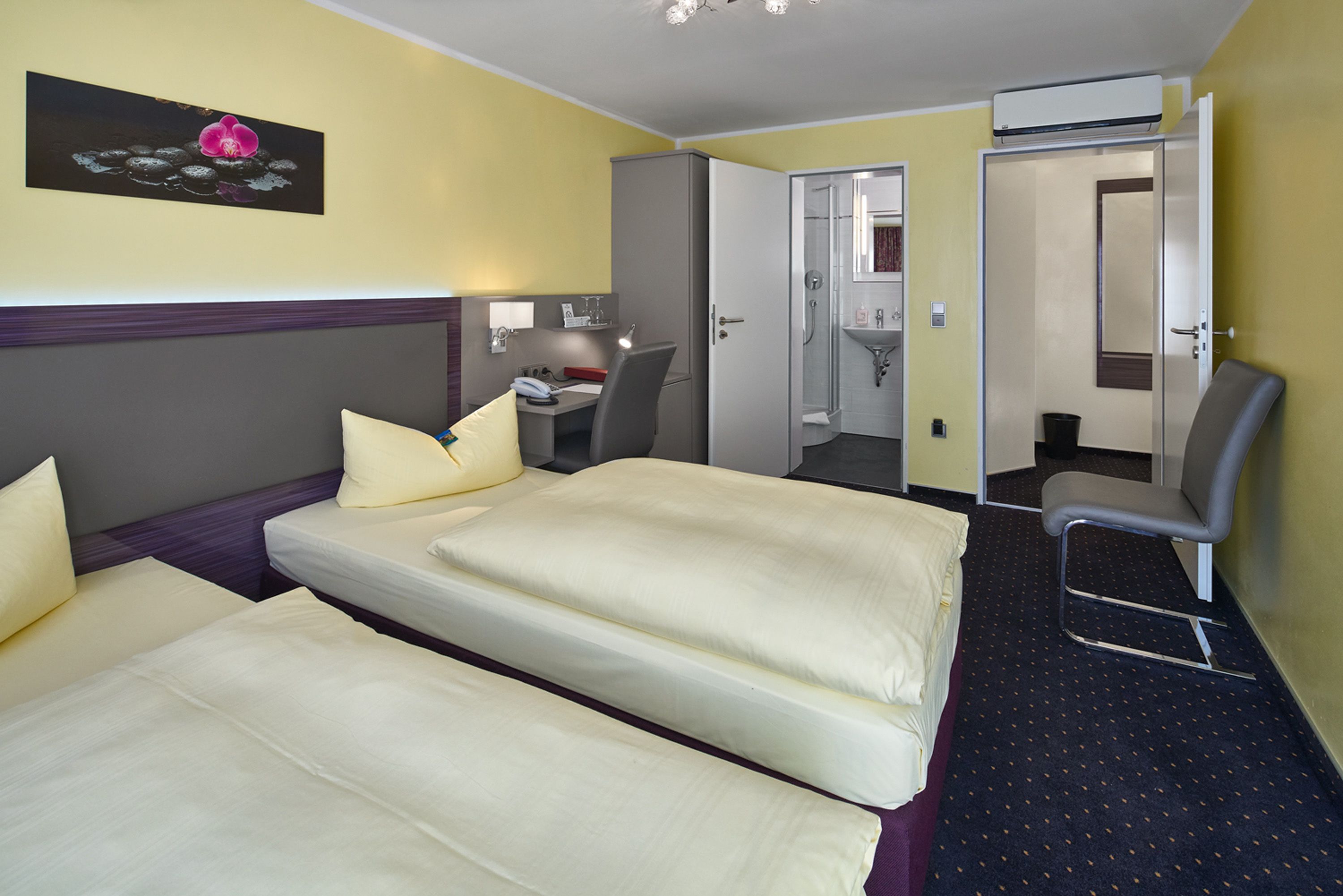 comfort double room | 1 bedroom, hypo-allergenic bedding, minibar, desk