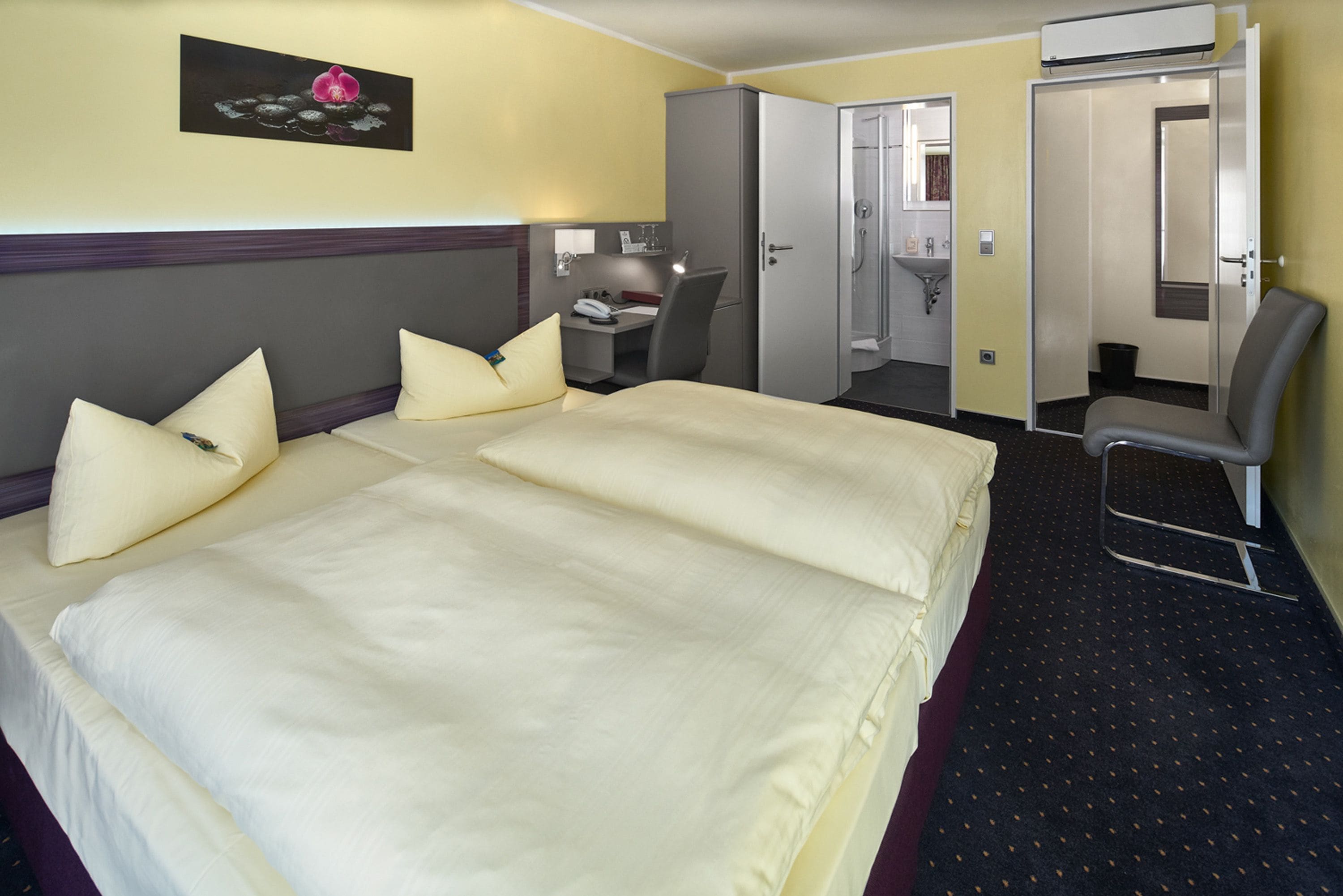 comfort double room | 1 bedroom, hypo-allergenic bedding, minibar, desk