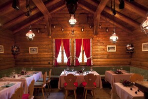 4 restaurants, lunch, dinner, brunch served; Argentinean cuisine