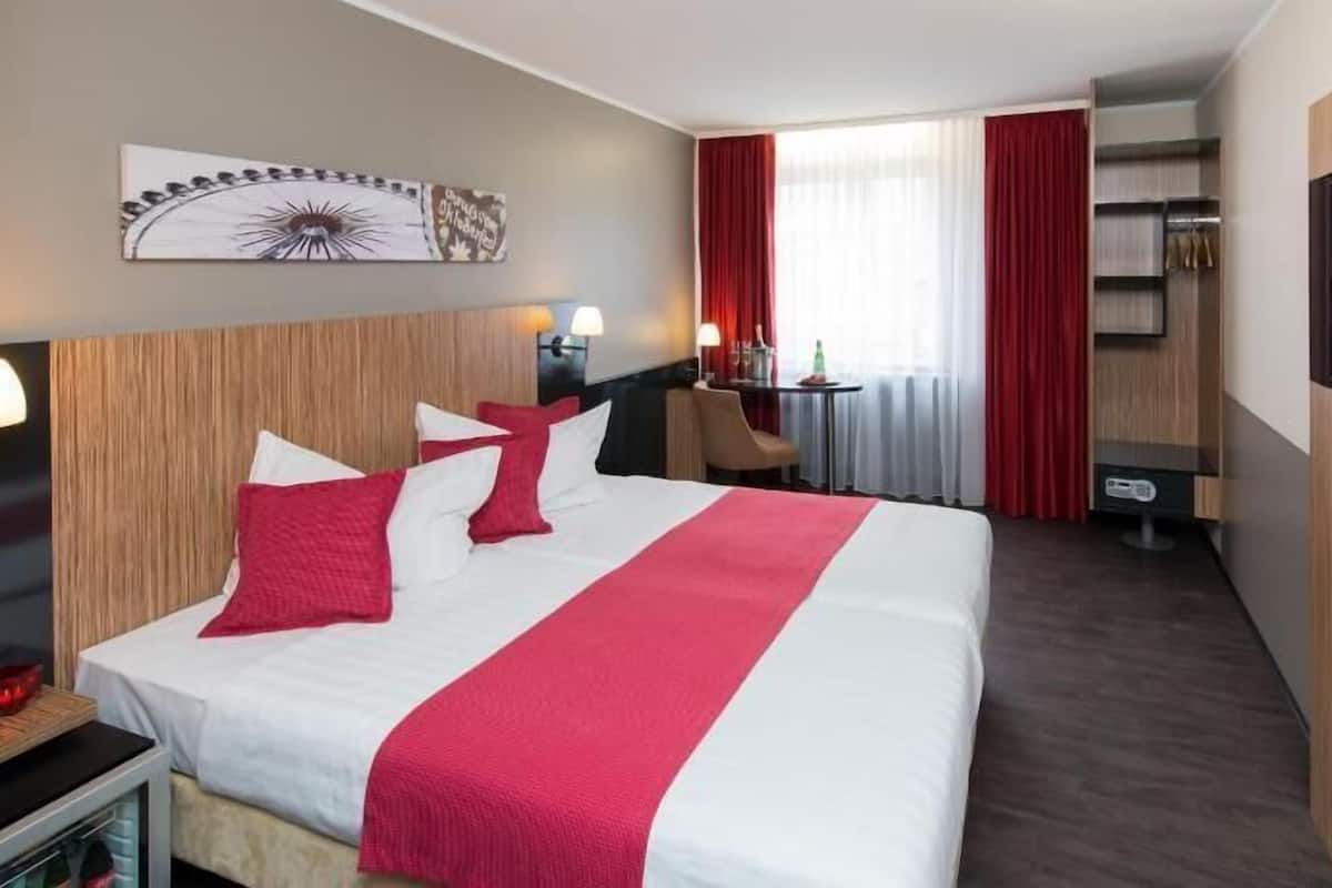 Caja de seguridad en la habitación, wifi gratis y ropa de cama