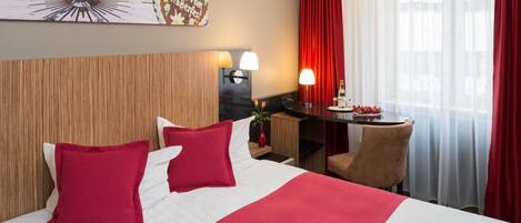 In-room safe, free WiFi, bed sheets