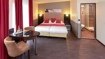 Triple Room | In-room safe, free WiFi, bed sheets