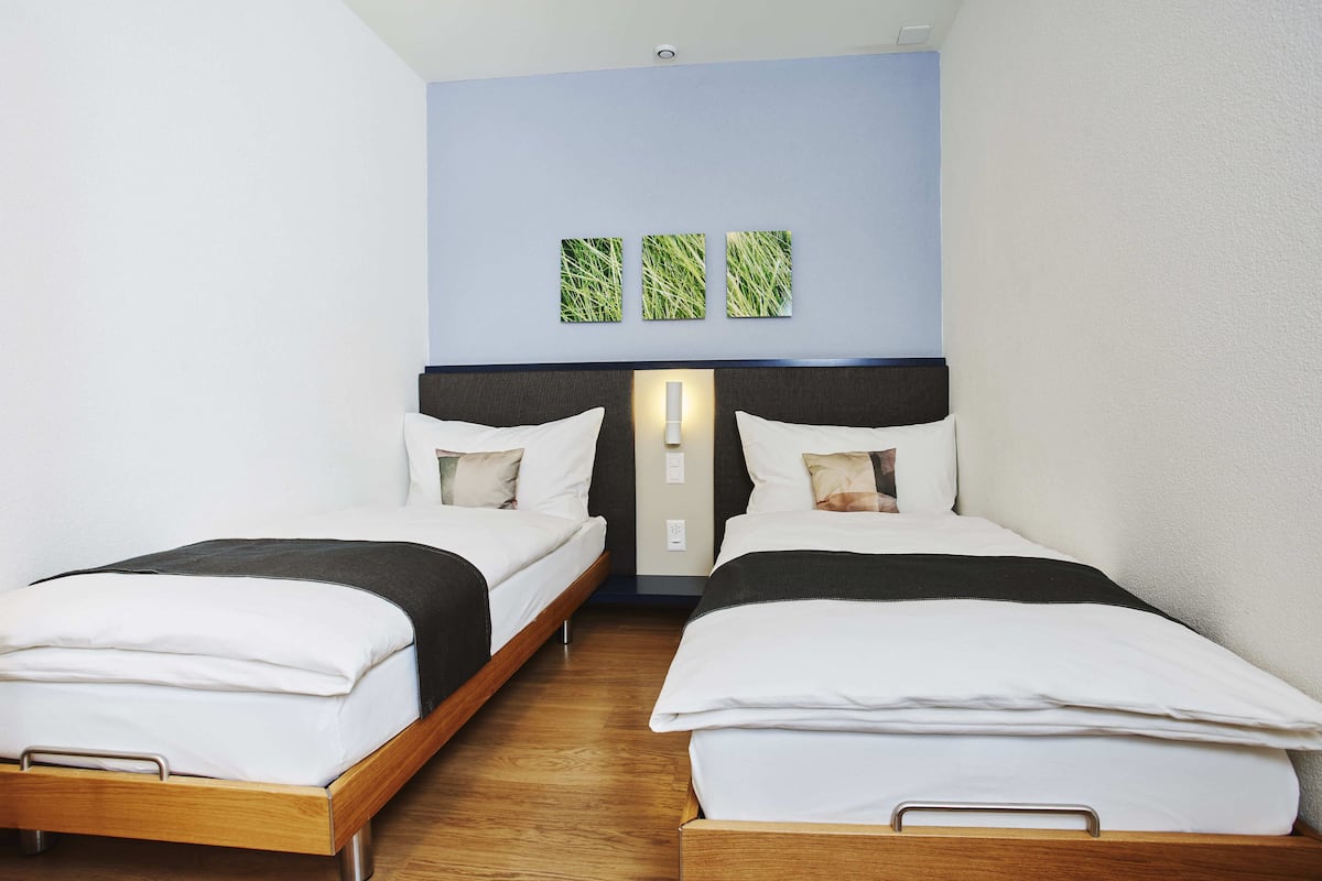 Quadruple Room Superior | Anti alerjik yatak takımı, masa, ütü/ütü masası