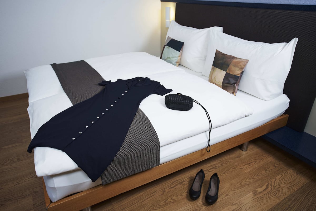 Double Room Kingsize | Anti alerjik yatak takımı, masa, ütü/ütü masası