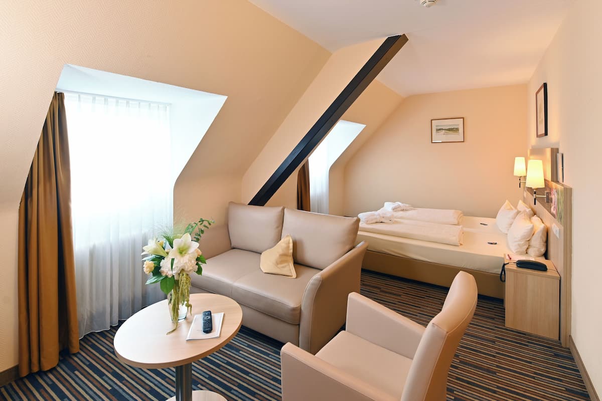 Superior Double Room | Hypo-allergenic bedding, free minibar, in-room safe, desk
