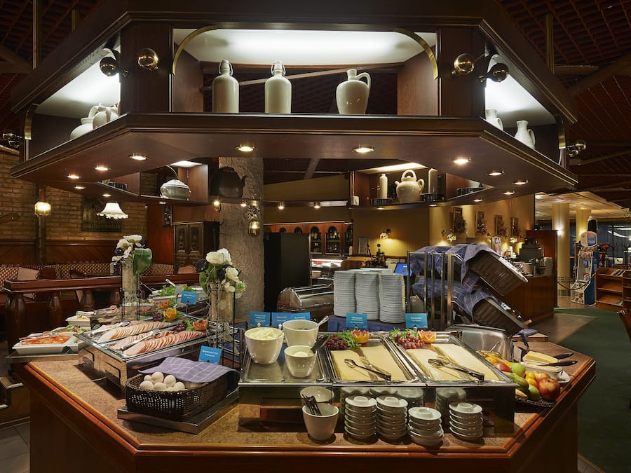 Daily buffet breakfast for a fee
