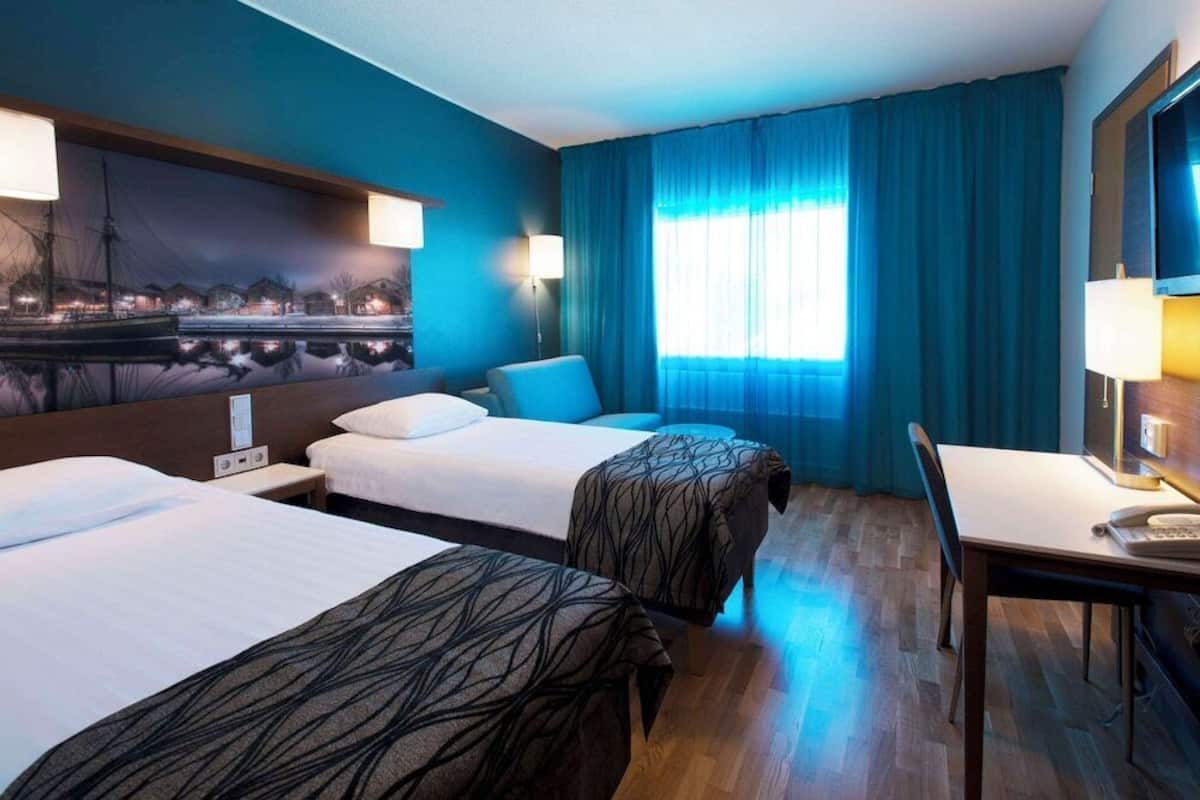Minibar, desk, blackout curtains, free WiFi