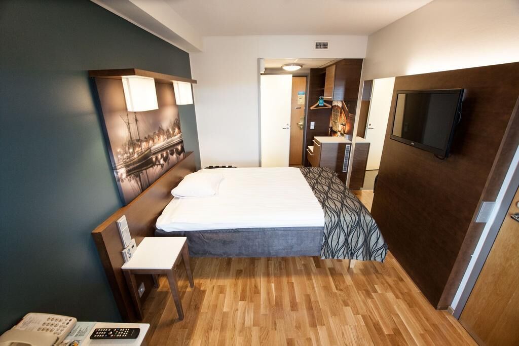 Minibar, una scrivania, tende oscuranti, Wi-Fi gratuito