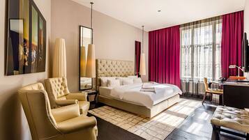 Hypo-allergenic bedding, minibar, in-room safe, individually decorated