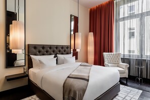 Minibar, in-room safe, individually decorated, individually furnished