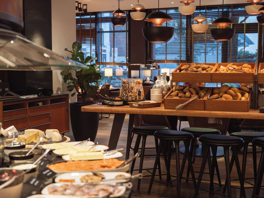 Daily buffet breakfast for a fee