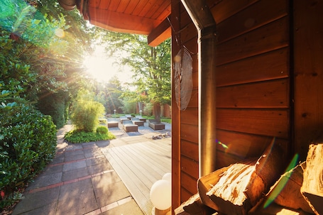 Couples treatment room(s), sauna, steam room, body treatments. Hotel Freizeit In