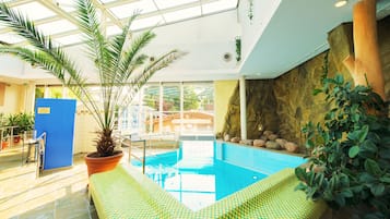 Indoor pool, outdoor pool, open 8:00 AM to 9:00 PM, pool loungers