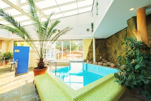 Indoor pool, outdoor pool, open 8:00 AM to 9:00 PM, pool loungers