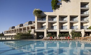 Outdoor pool, pool umbrellas