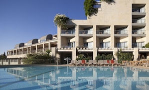 Outdoor pool, pool umbrellas