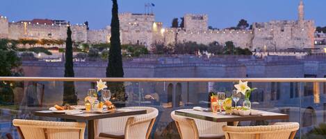 Daily buffet breakfast (ILS 170 per person)