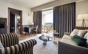 1 bedroom, premium bedding, pillow-top beds, in-room safe