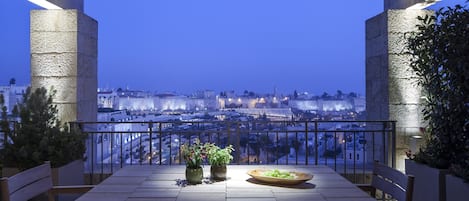 Executive Suite with a terrace and Old City view. | Balcony view