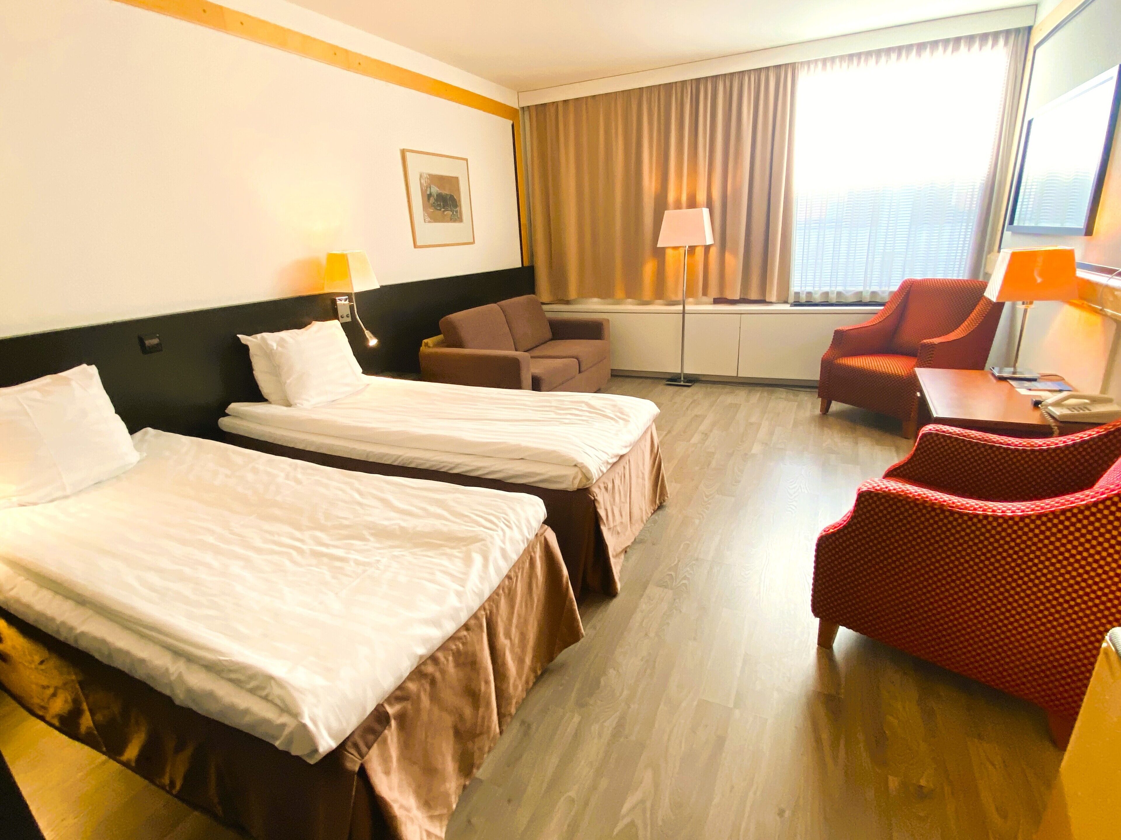 comfort twin room | blackout curtains, free wifi, bed sheets